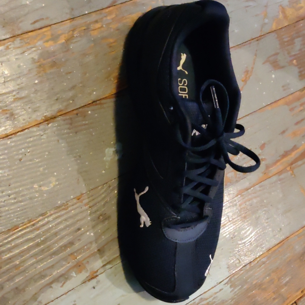 Sneakers - Picture 2 of 3